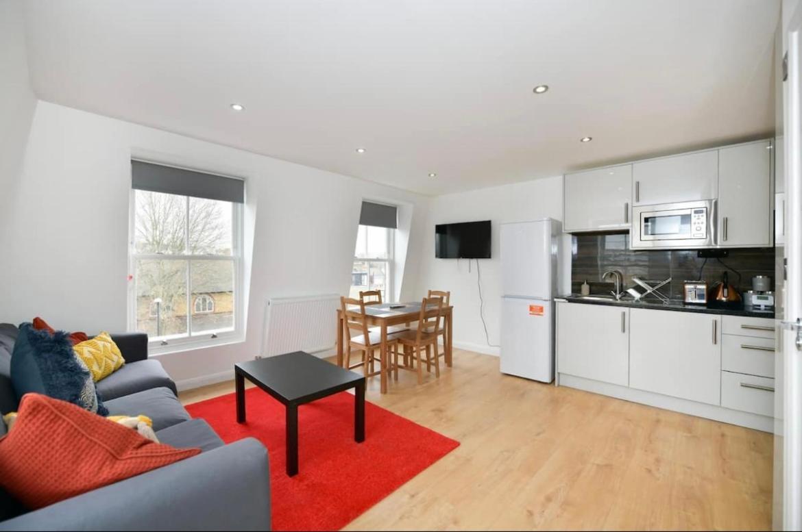 Lovely 2 Bedroom Serviced Penthouse Battersea Park Road London Exterior photo